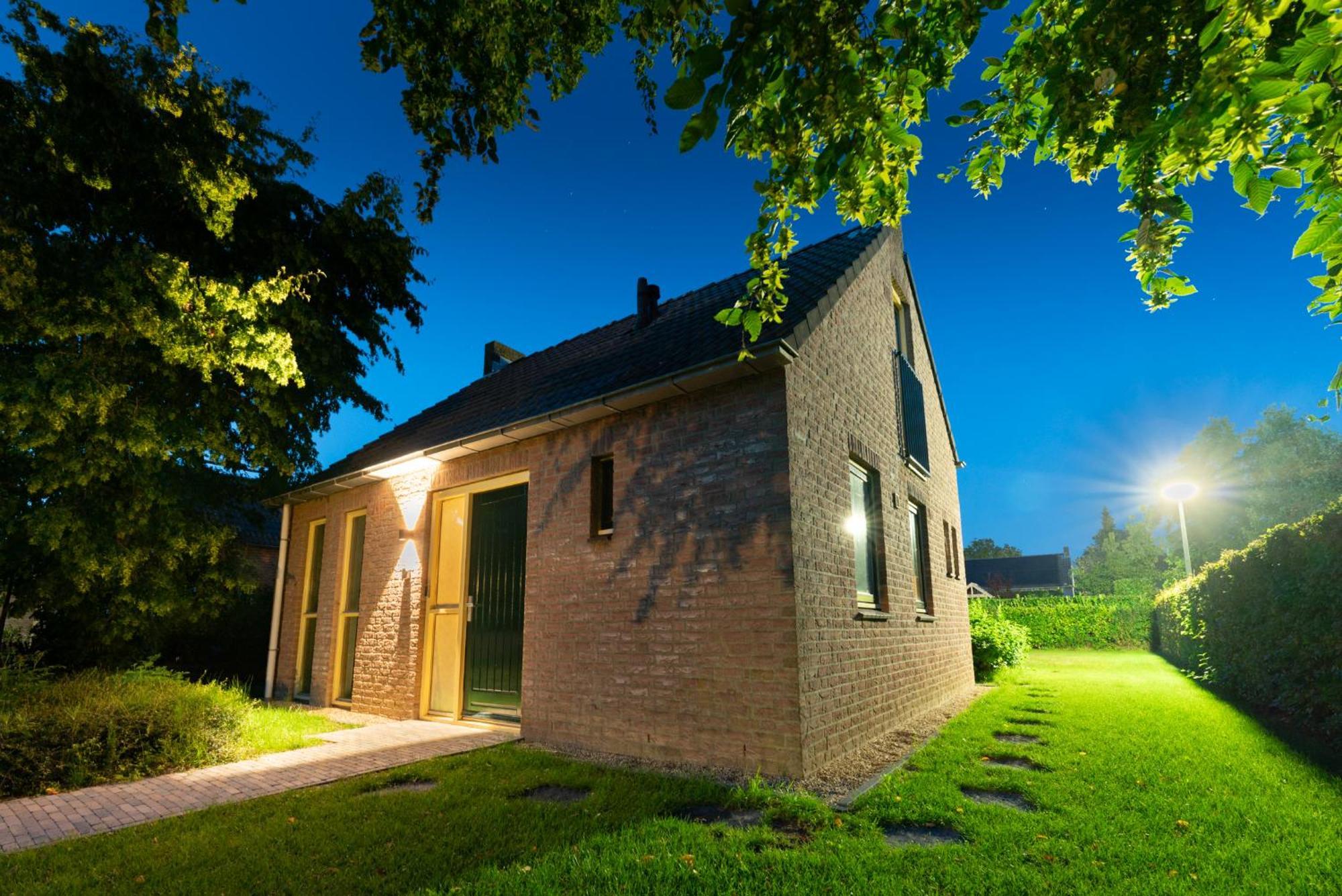 6P Vrijstaand Huis Met Royale Tuin En Hottub Ewijk Buitenkant foto